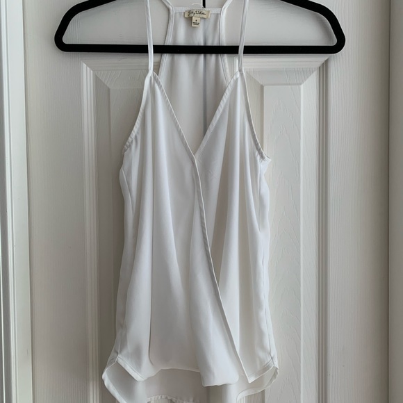 White Tank - Picture 1 of 4